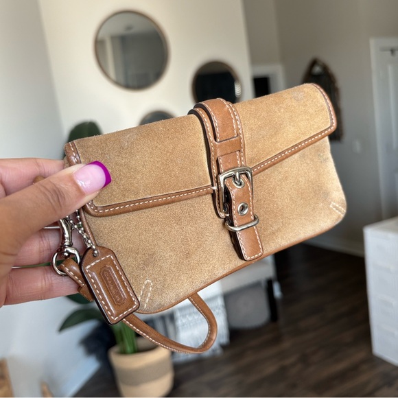 🟫🌟🫶🏽VTG COACH Hamptons Suede Wristlet🫶🏽🌟🟫